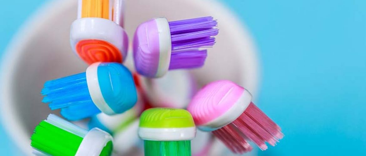Cách làm sạch và giữ vệ sinh bàn chải đánh răng
