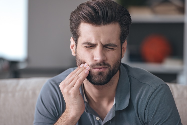 8 cách khắc phục răng ê buốt tại nhà